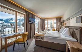 hotel_zentral_kirchberg_02_2019_suite_kirchberg_420_neu.jpg