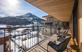 hotel_zentral_kirchberg_02_2019_suite_maierl_411_balkon_aussicht_2__kopie.jpg