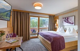 hotel_zentral_stoecklfeld_7_kirchberg_10_2021_zimmer_215_fernseher.jpg