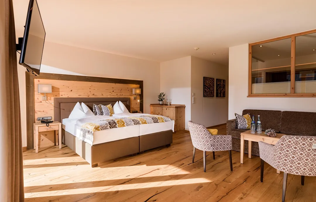 hotel_zentral_stoecklfeld_7_kirchberg_10_2024_suite_411_maierl_3.jpg
