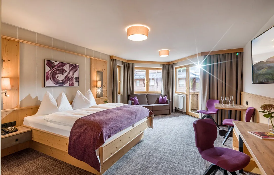 hotel_zentral_stoecklfeld_7_kirchberg_10_2021_zimmer_224_fernseher.jpg